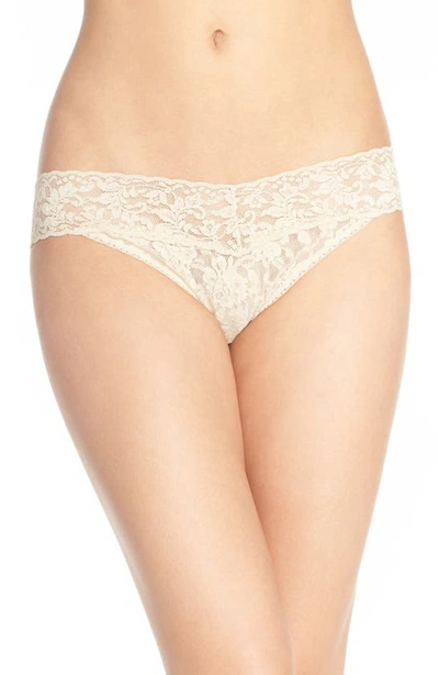 Hanky Panky Signature Lace Low Rise Thong In Cameo Pink,white