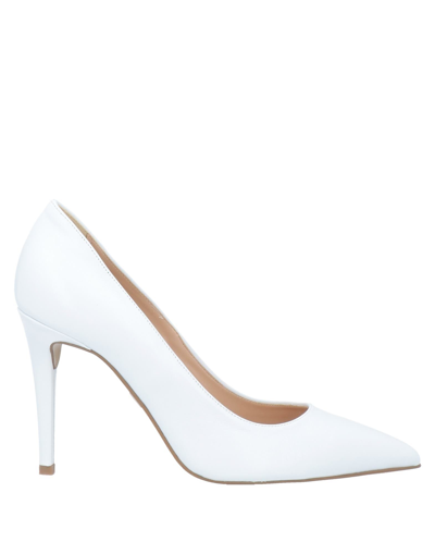 Formentini Pumps In White