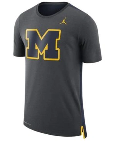 Nike Men's Michigan Wolverines Meshback Travel T-shirt In Anthracite