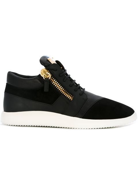 giuseppe zanotti runner