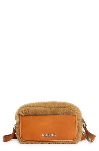 Jacquemus Le Baneto Genuine Shearling & Leather Crossbody Bag In Beige