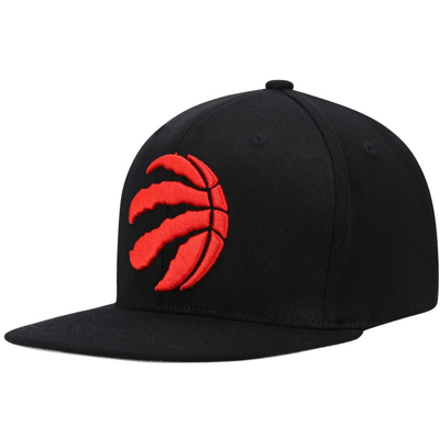 Mitchell & Ness Men's Black Toronto Raptors Team Ground Snapback Hat