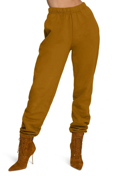 Good American Boyfriend Sweatpants In Bronze Brown001