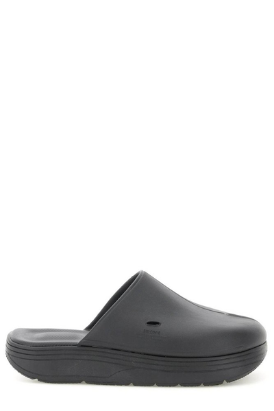 Suicoke Polk Split-toe Sandals In Black