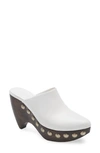 Alaïa Pointy Toe Clog In Blanc Casse