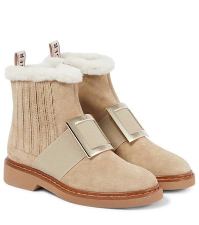 Roger Vivier Viv' Rangers Shearling-lined Suede Ankle Boots In Naturale Scuro+stucco Chiaro