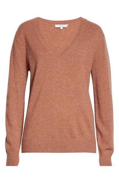 Vince Weekend V-neck Cashmere Sweater In Vintage Rose