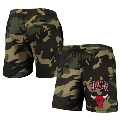 Pro Standard Men's  Camo Chicago Bulls Team Shorts