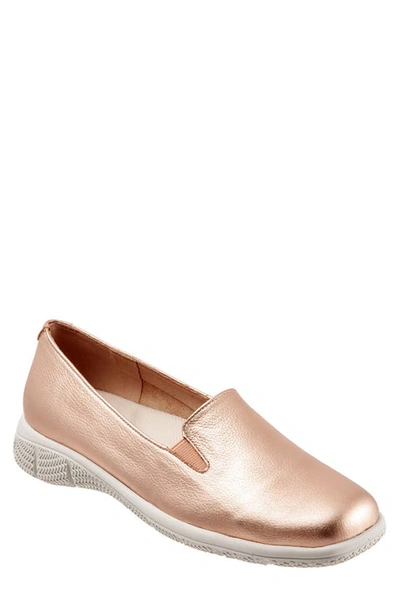 Trotters Women's Universal Loafers Women's Shoes In Rose Gold Metallic