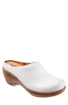Softwalk Madison Clog In White Leather