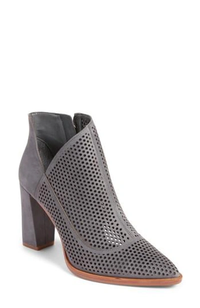 Vince camuto hotsell gravell bootie