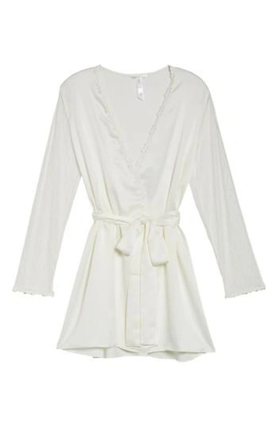 Flora Nikrooz Showstopper Robe In Ivory