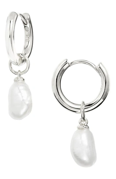 Kendra Scott Willa Baroque Pearl Huggie Earrings In Rhodium White Pearl