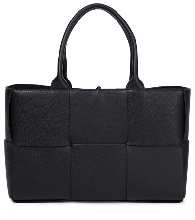 Bottega Veneta Arco Small Leather Shoulder Bag In Black