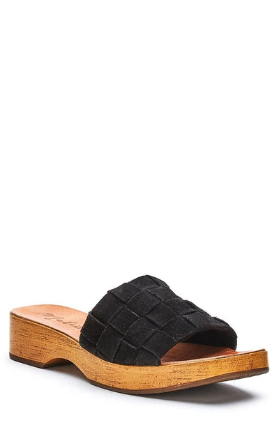 Matisse Hamptons Slide Sandal In Black