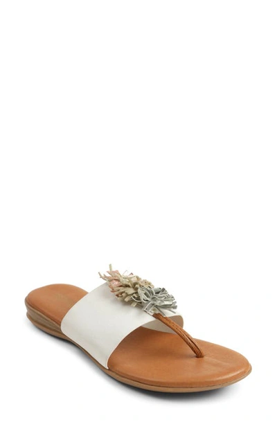 Andre Assous Novalee Womens Metallic Fringe Pom Thong Sandals In White/metal