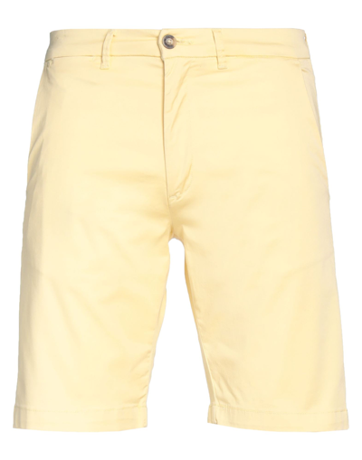 Liu •jo Man Man Shorts & Bermuda Shorts Yellow Size 34 Cotton, Elastane