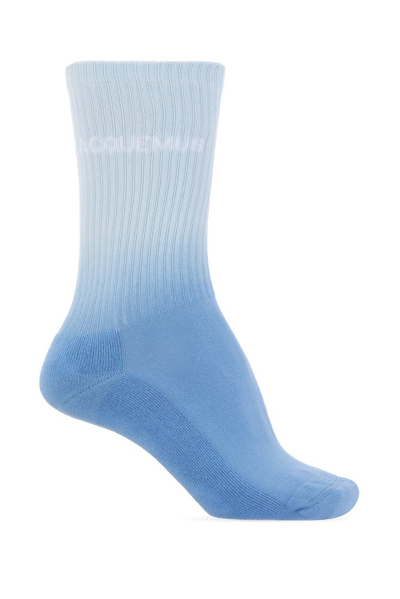 Jacquemus Les Chaussettes Moisson Gradient Cotton Blend Logo Socks In Light Blue