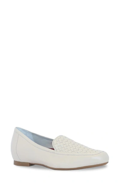 Munro Karter Loafer In Cream Leather