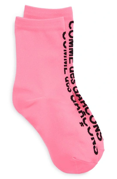 Comme Des Garçons Logo Crew Socks In Neon Pink