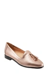 Trotters Liz Loafer In Rose Gold Metallic