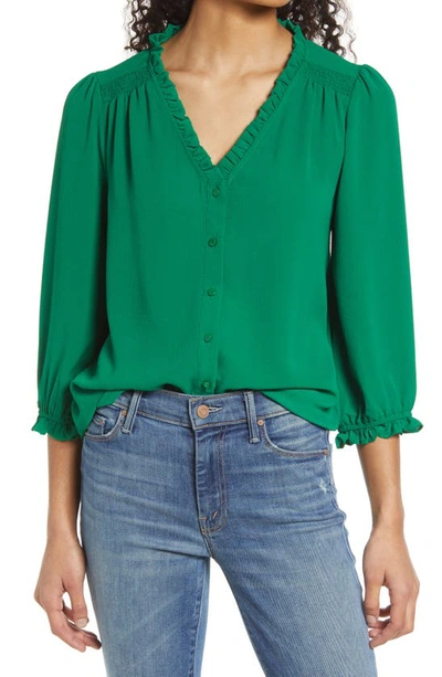 Cece Ruffle V-neck Blouse In Green