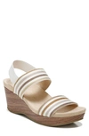 Lifestride Shoes Delta Wedge Sandal In Tan Multi Fabric