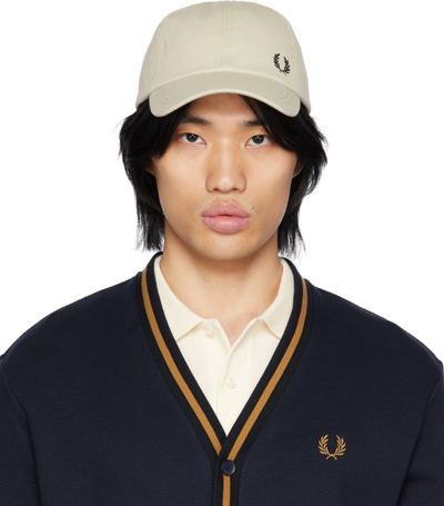 Fred Perry Fp Pique Classic Cap In P04 Light Oyster