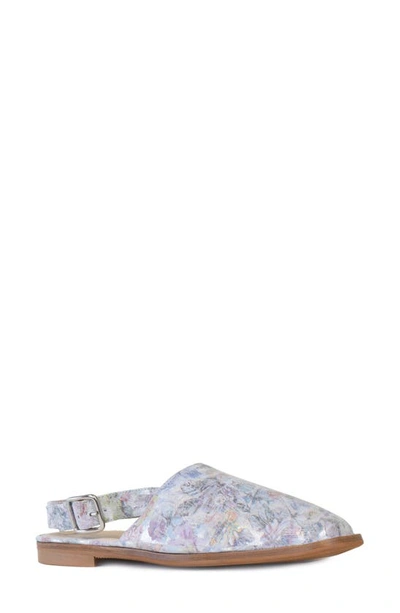 Amalfi By Rangoni Gelso Slingback Flat In Bianco Hairy.