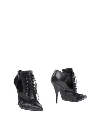 Givenchy Ankle Boot In Black