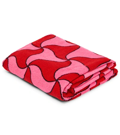 Bottega Veneta Ghost Abstract-pattern Beach Towel In Pink/red