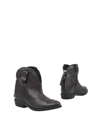 Cinzia Araia Ankle Boot In Steel Grey