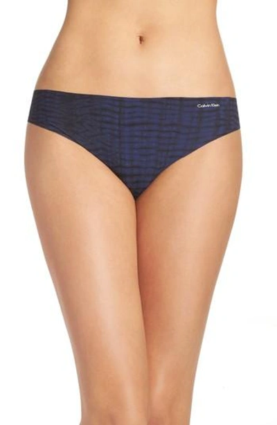 Calvin Klein Invisibles Thong D3428 In Mysterious Skin