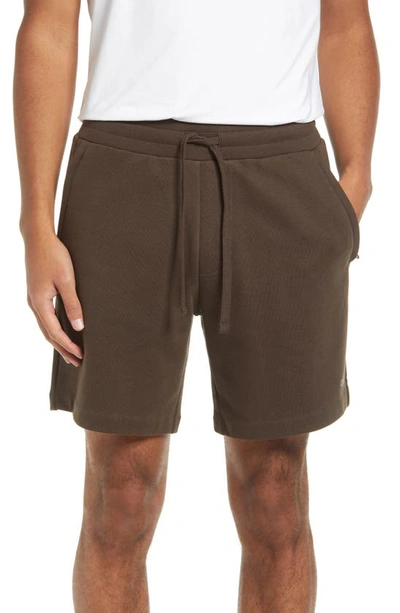 Alo Yoga Chill Shorts In Espresso