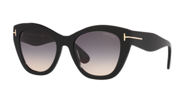 Tom Ford Ft0940 Sunglasses In Grey Grad