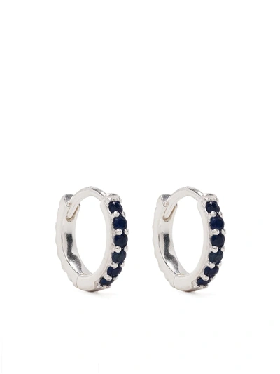 Dower & Hall Sapphire Huggie Earrings In Silber