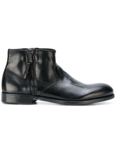 Le Qarant Zipped Chelsea Boots In Black