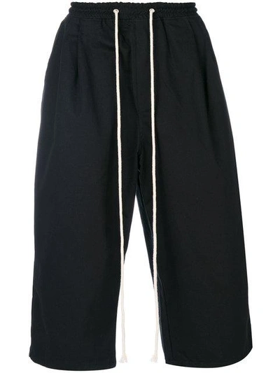 Yuiki Shimoji Extra-length Drawstring Cargo Shorts In Black