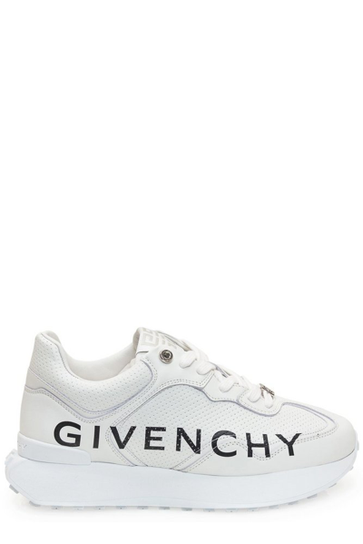 Givenchy Giv Runner Logo皮革运动鞋 In White
