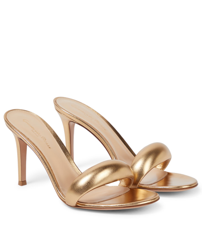 Gianvito Rossi Bijoux 85 Metallic Leather Mules In Gold