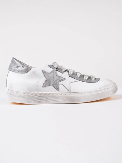 2star Star Patch Sneakers In White-silver