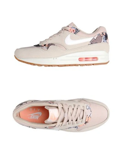 classic nike low tops