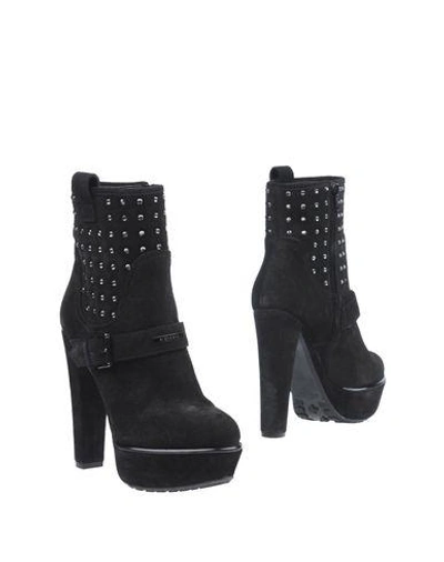 Richmond Ankle Boot In Black