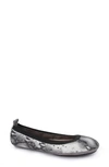 Yosi Samra Samara Foldable Ballet Flat In Black/ White