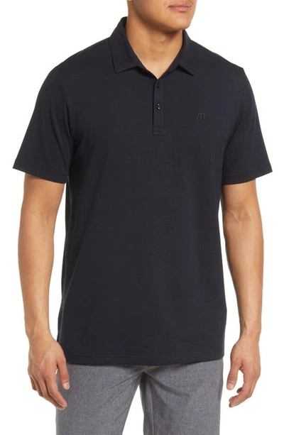 Travismathew The Heater Solid Short Sleeve Performance Polo In Black