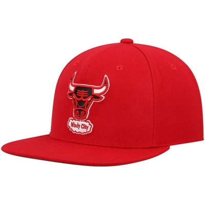 Mitchell & Ness Men's  Red Chicago Bulls Hardwood Classics Team Ground 2.0 Snapback Hat