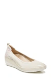 Vionic Jacey Wedge In Cream Leather