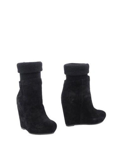Vic Ankle Boot In Black