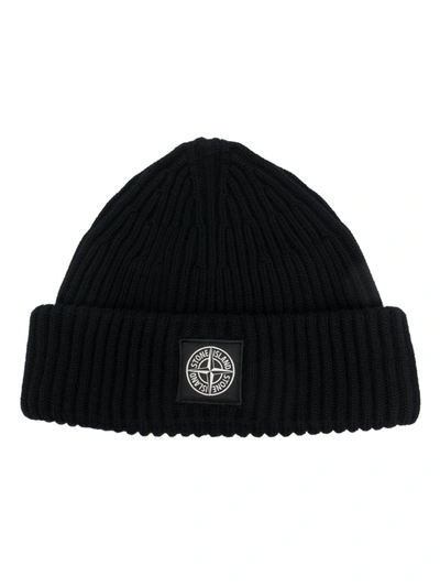 Stone Island Compass-motif Ribbed Beanie In Black