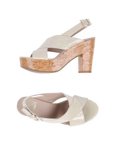 Janet & Janet Sandals In Ivory